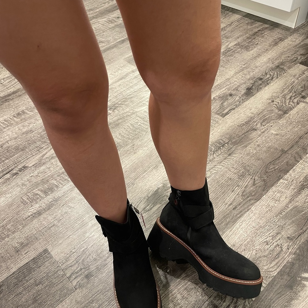 Blondo Black Ankle Boots with Brown Trim
